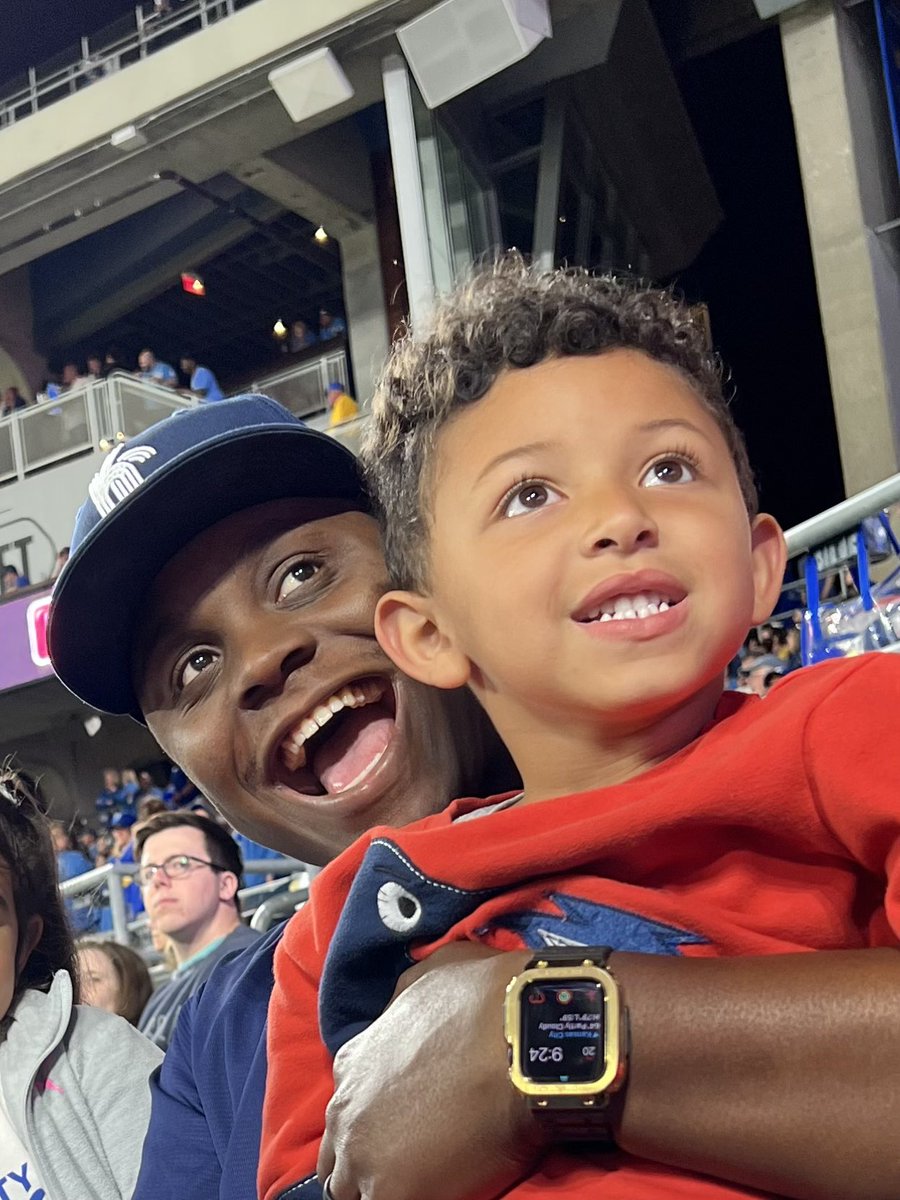 CoachKStokes91's tweet photo. Watching #CarlosSlamtana go yard! #HOMERUNFIREWORKS @Royals https://t.co/IjyAt67ihM