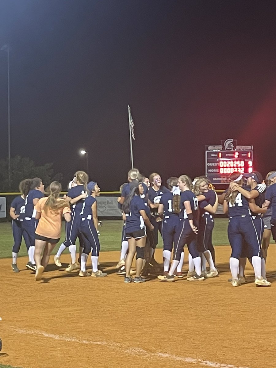 wcsSHS's tweet photo. Congratulations ladies! #state 🧡💙 https://t.co/pXmemMc3My