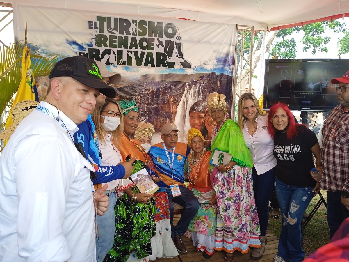 secdespachogob1's tweet photo. #20Mayo || Parque Ferial de Ciudad Bolívar || Implementando las políticas de nuestro Pdte @NicolasMaduro
y Gob @amarcanopsuv se realizó la Inauguración de la I Expoferia Internacional - Ovina Caprina. Bolívar 2022 con el fin de posicionar el estado como potencia agroproductiva https://t.co/EUBkPubZ24