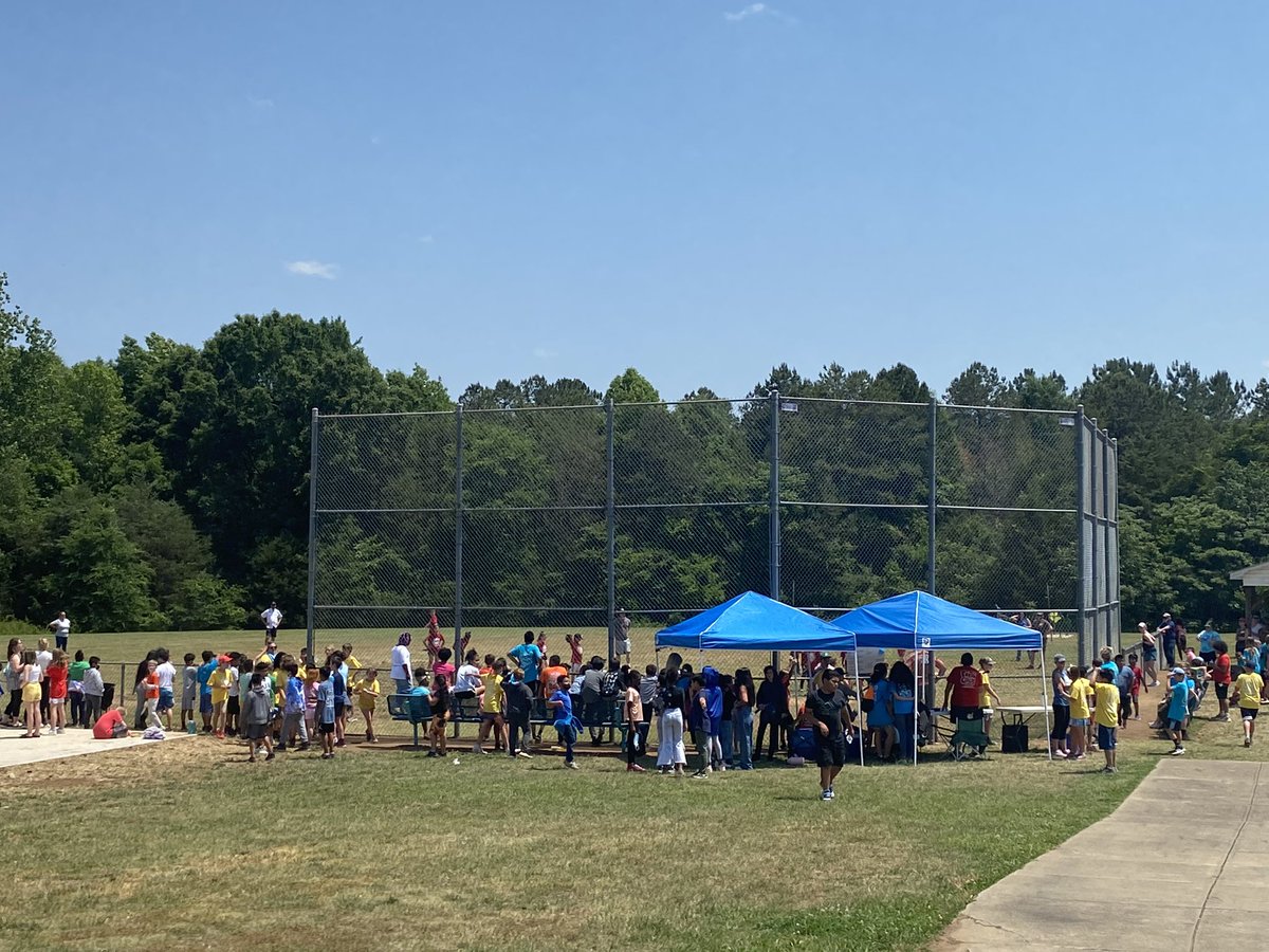 WHE_Whiskers's tweet photo. Fifth Grade Festival was a huge success! #WHESThrivers https://t.co/2rXiL2Tgns