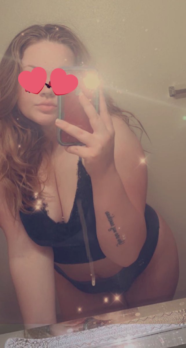 lissyrenae69's tweet photo. Felt sexy might delete later 🤷🏼‍♀️🥰 https://t.co/8NIFzEX1jo
