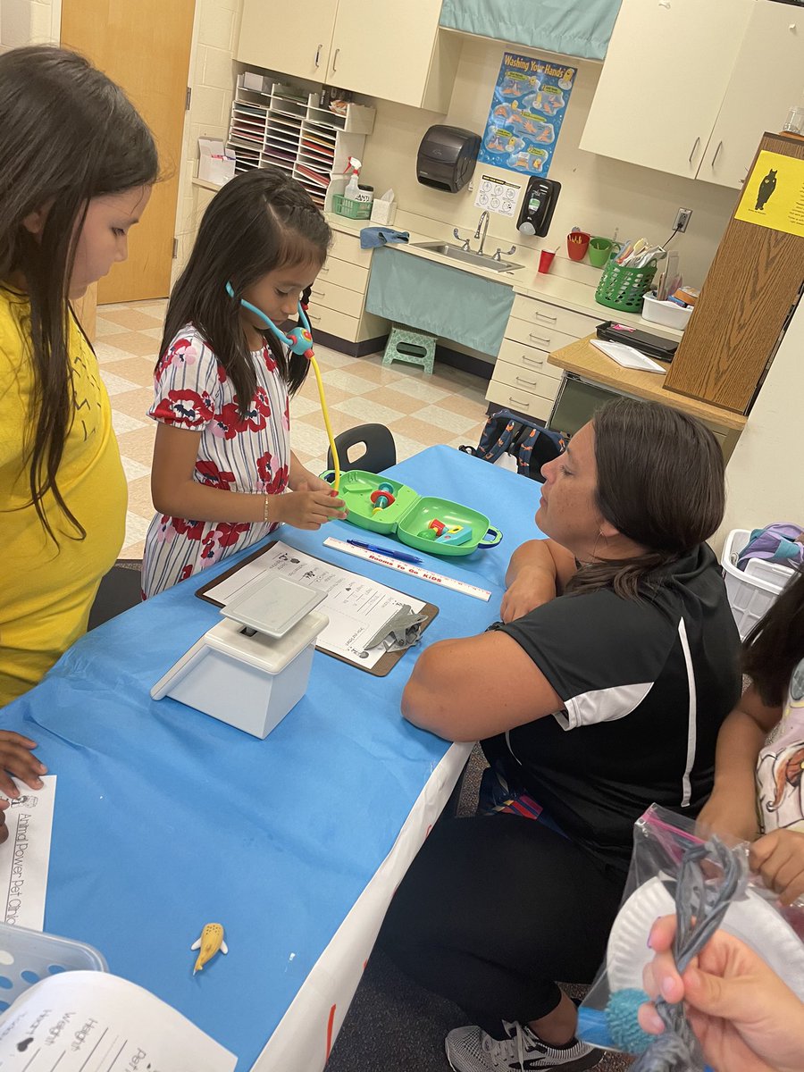 WHE_Whiskers's tweet photo. 1st Grade Marketplace Amazing #WHESThrivers https://t.co/K0rk9QrihR