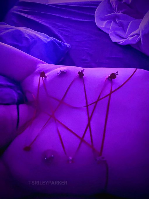 Who knew? the smaller the clothes pin, the worse it hurts! 😋😅 https://t.co/XuadnpSlMf<a href="/tag/transmodel"class="tags"><span>#transmodel</span></a><a href="/tag/nsfwtrans"class="tags"><span>#nsfwtrans</span></a>