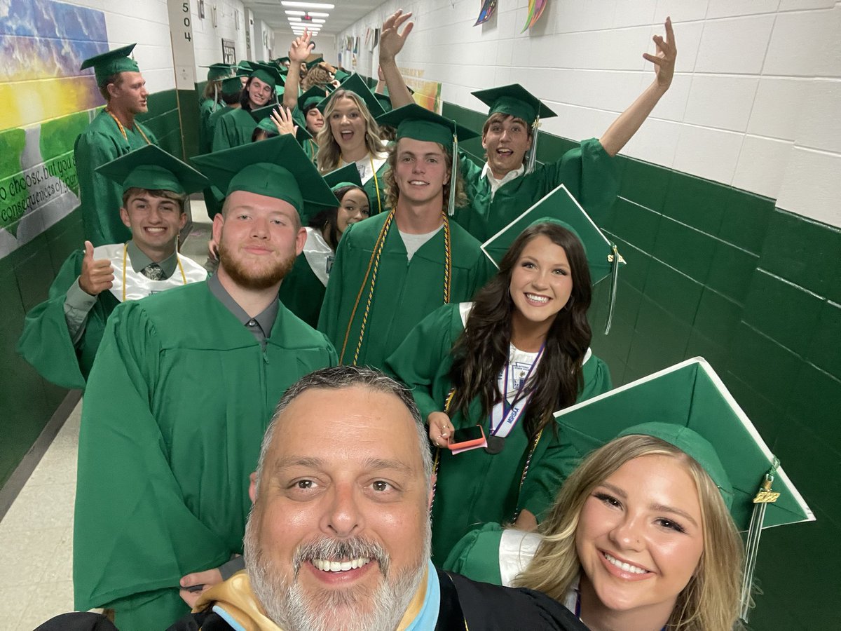 MVHighSchool's tweet photo. Graduation was awesome tonight!  So blessed to have such outstanding students at MVHS!  It’s A Great Day To Be A Mt’Neer! https://t.co/gkiWDnV9JX