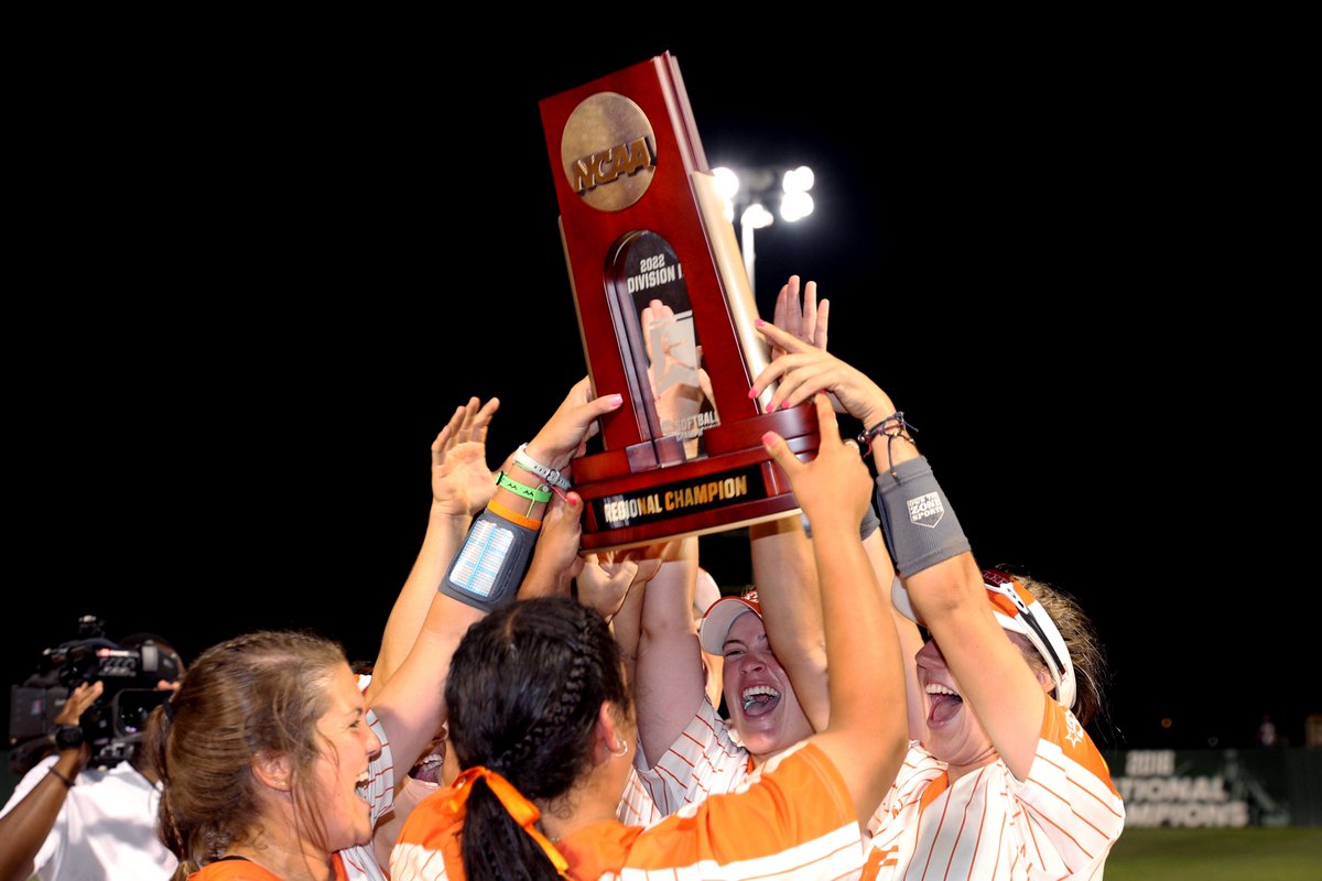 uttylerpatriots's tweet photo. SB | 📸 from this evening's celebration as #1 @Patriot_sb wins the South Central Region and secures their spot in next week's Division II World Series in Denver, Colo.!

#TYLERMADE https://t.co/C1yx14FPZM