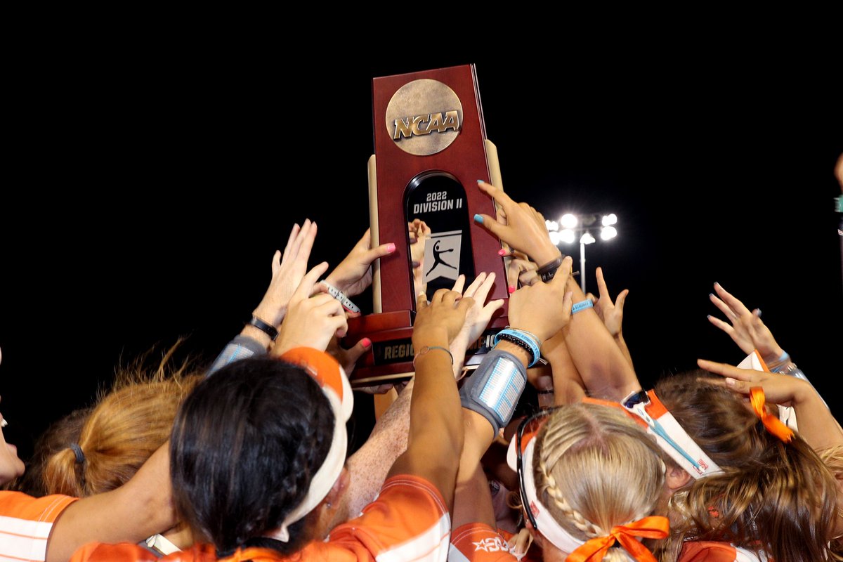uttylerpatriots's tweet photo. SB | 📸 from this evening's celebration as #1 @Patriot_sb wins the South Central Region and secures their spot in next week's Division II World Series in Denver, Colo.!

#TYLERMADE https://t.co/C1yx14FPZM