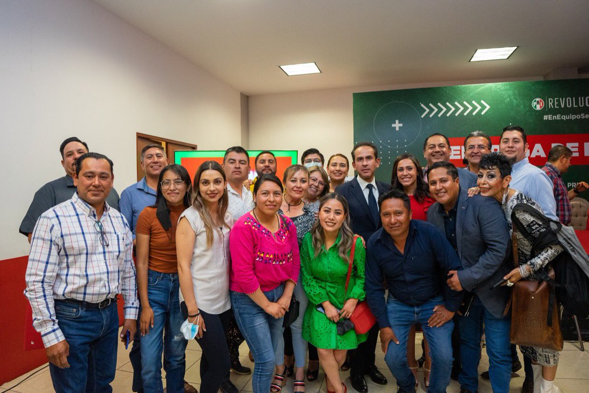 AbiArredondo's tweet photo. Felicidades a todas y todos los galardonados, gracias por su entrega y compromiso con nuestro partido, por siempre mantener la frente en alto y defender el orgullo de ser priistas.

Sigamos mostrando pasión, y entrega por seguir haciendo del PRI el partido más grande de México. https://t.co/VGcvpG8x7G