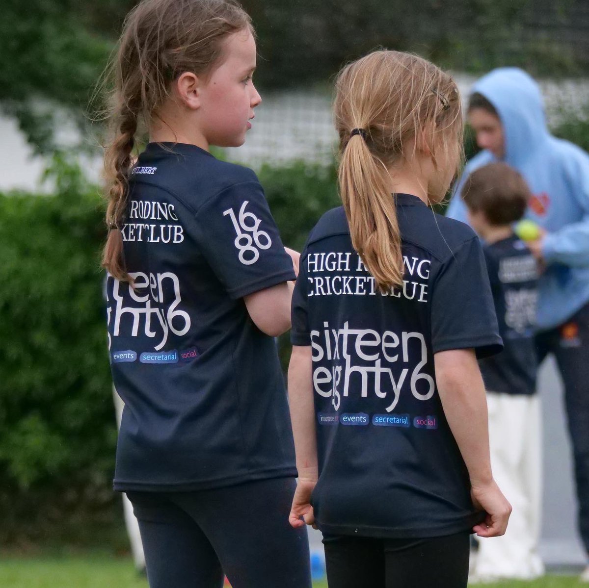 ladies_high's tweet photo. The drizzle ๐ง didnโt stop play this evening and our busy colts training session was in full flow!! ๐
#coltstraining #crickettraining #motivation #skills #development #determination https://t.co/t6L6zwTONd