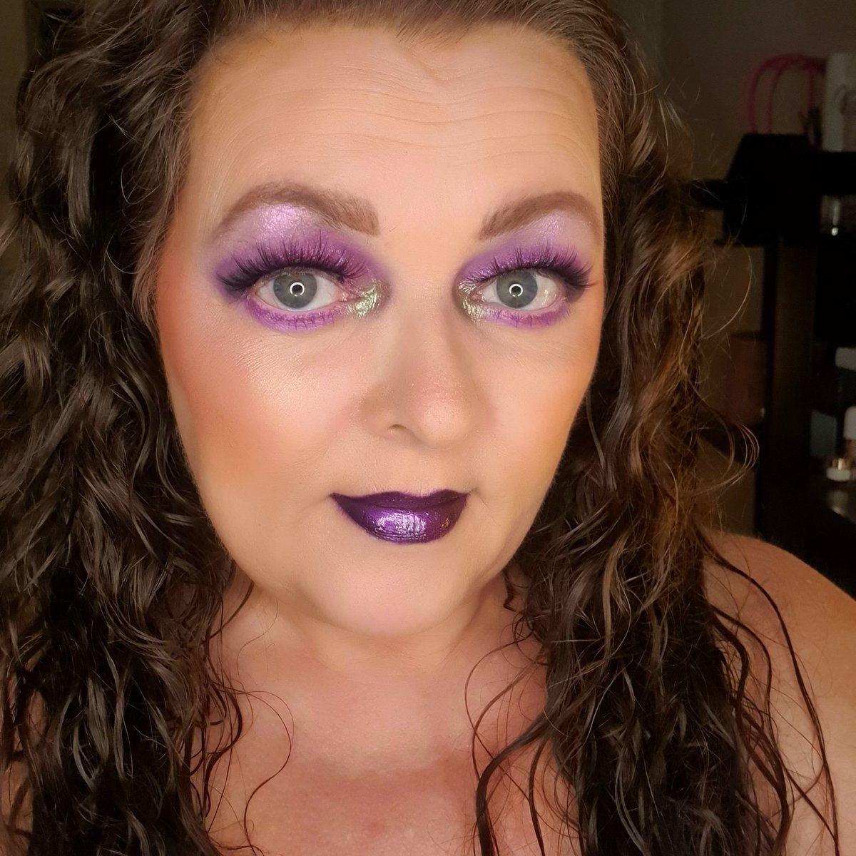 hoffmann_laurs's tweet photo. I made a look for my friend 🦋💜 I used @GerardCosmetics @patmcgrathreal @hudabeauty and saintangelssinners and rising phoenix i hope you will check out my IG https://t.co/YnE8ZW8NHH #makeuplover #makeupover49 #lashlook #monochromatic #strongwoman #StrongerTogether https://t.co/e3Zazcmssg