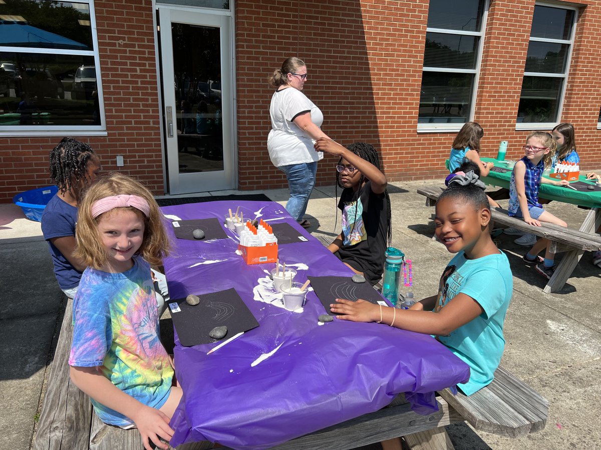 Ms_JArmstrong's tweet photo. Smiles all around for Arts Day! Thank you you our specialist team for all your hard work! ⁦@Crivera7716⁩ ⁦@Emteachmusic⁩ ⁦@scesmedia⁩ #bluejayscan https://t.co/7xr5Oj6vae