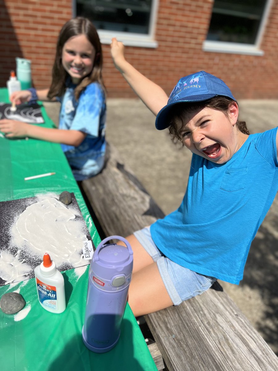 Smiles all around for Arts Day! Thank you you our specialist team for all your hard work! ⁦<a href="/Crivera7716/">Carrie Rivera</a>⁩ ⁦<a href="/Emteachmusic/">Emily Stanton</a>⁩ ⁦<a href="/scesmedia/">Felecia Washington</a>⁩ #bluejayscan