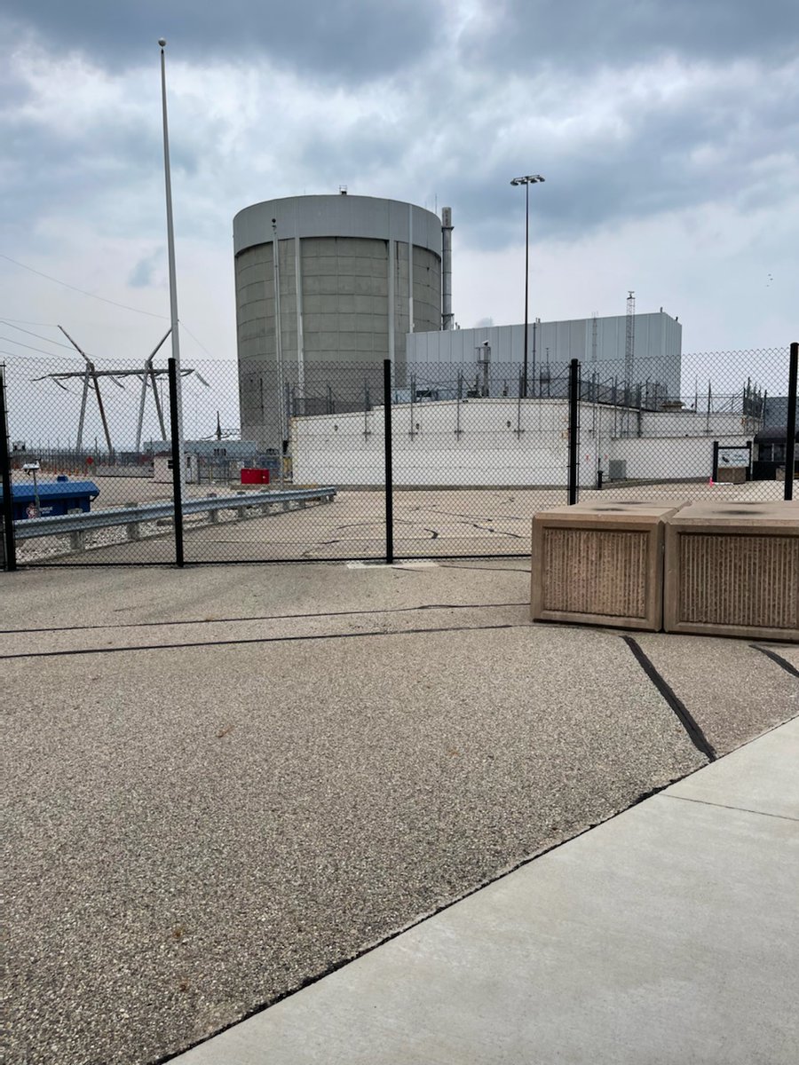 asascott1975's tweet photo. This is Palisades Nuclear Plant. My plant. My employer for almost 20 years. Today I watched a reactor operator press the button on the Reactor Protection System panel that tripped the reactor for the last time. A sad day. 
12/31/1971  - 5/20/2022 https://t.co/VvWTwh4k93