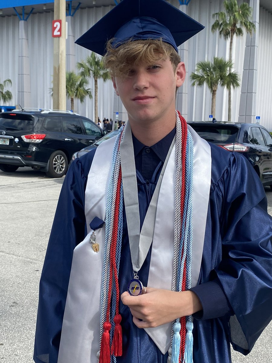 Sandra1fl's tweet photo. Congratulations Matthew!! So proud of you!! #FutureKnights!#POLKGRAD22 https://t.co/5ID72XWEjK