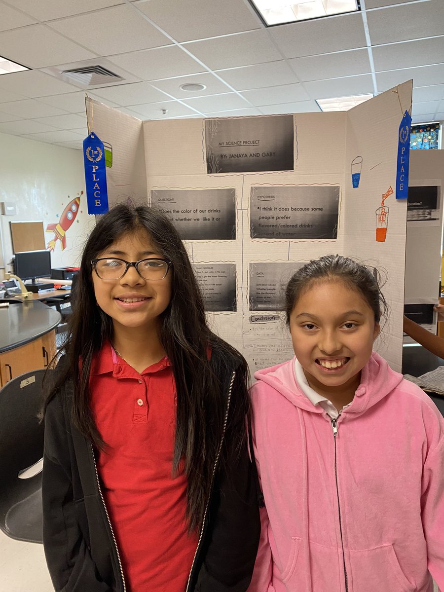 ajjklingsmith's tweet photo. 5th Grade Science Fair! 1st place class awards. @HLELeaderInMe @CollierScience https://t.co/TyJNX9sWsx