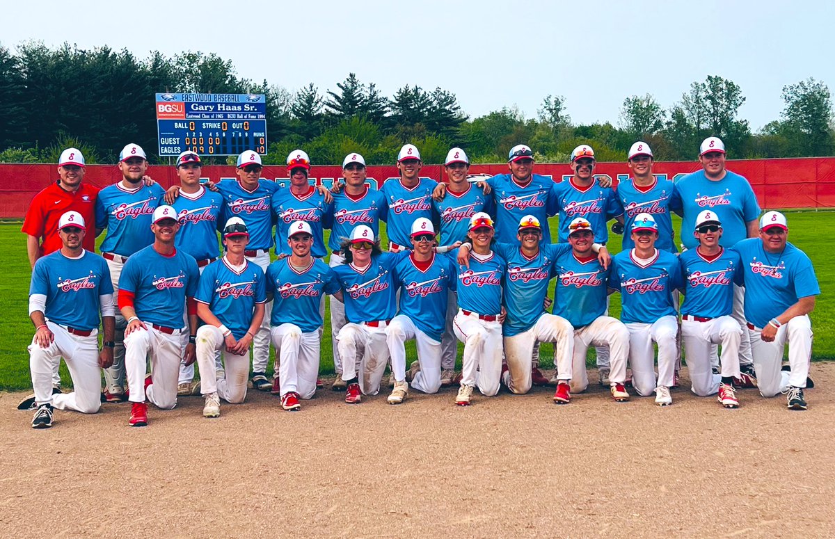 Sectional Champions! 
#GoEagles🦅⚾️🏄‍♂️🏆
#TeamTogether