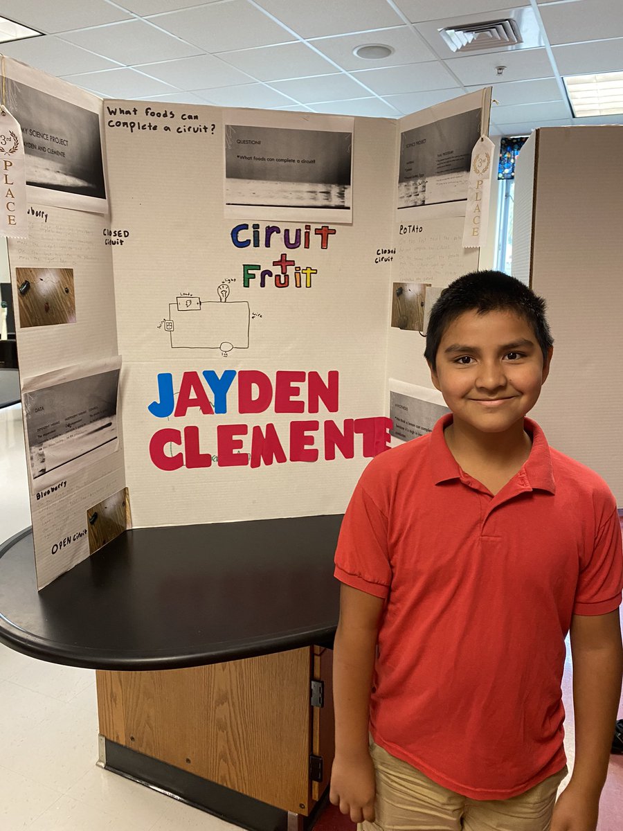 ajjklingsmith's tweet photo. 5th Grade Science Fair! 3rd place class awards. @HLELeaderInMe @CollierScience https://t.co/FnKb7L8kLg