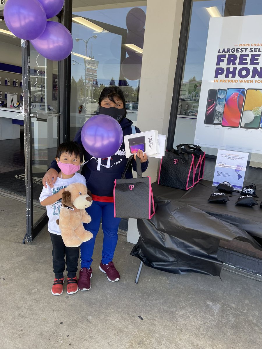 irmaaceves3's tweet photo. Great Job Alma Taking ownership of promoting her store…that’s how we win!!! 🤩
@cishanie @OrlandoSMRA https://t.co/J0XItsUuQO