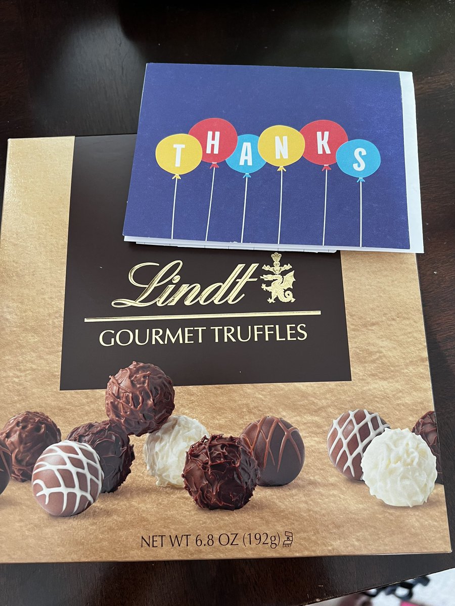 diminor1's tweet photo. Students know I ❤️ chocolate. 😋
#LastFullWeek https://t.co/dqGi0HKuyy