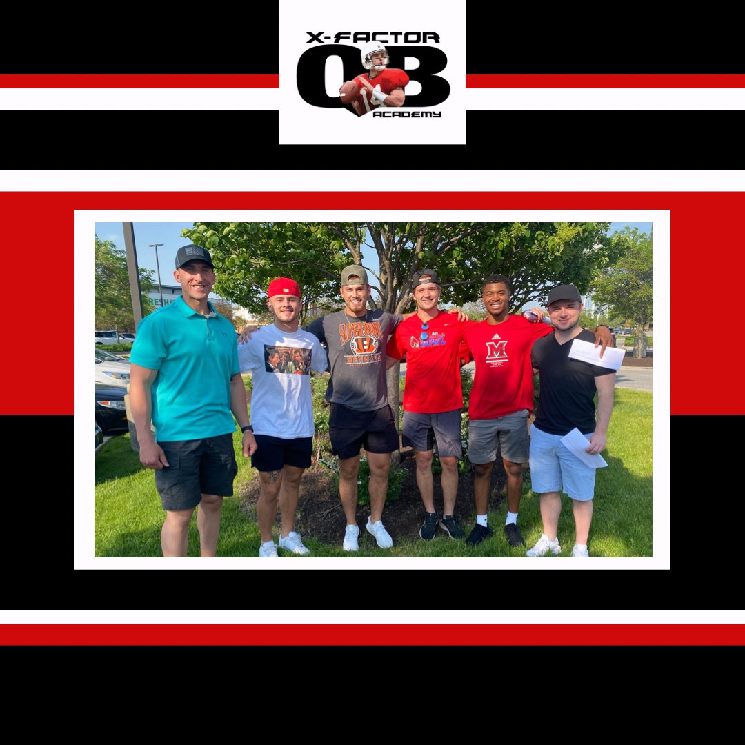 xfactorQB's tweet photo. The squad is back in town for the weekend. LFG 🔥
••
Pizza and Coaches meeting tonight. Looking forward to coaching with these guys all weekend!
••
#xfactorQBacademy #xfactorfamily https://t.co/R7r57QRBuw