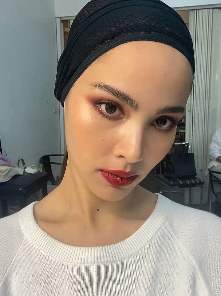 ji_kwin's tweet photo. Good morning with this beautiful lady #urassayas 💖

Happy Weekend 🤍🇹🇭🇵🇭💕
#urassayas
#GoodMorningTwitterWorld https://t.co/1pBYLz12lC