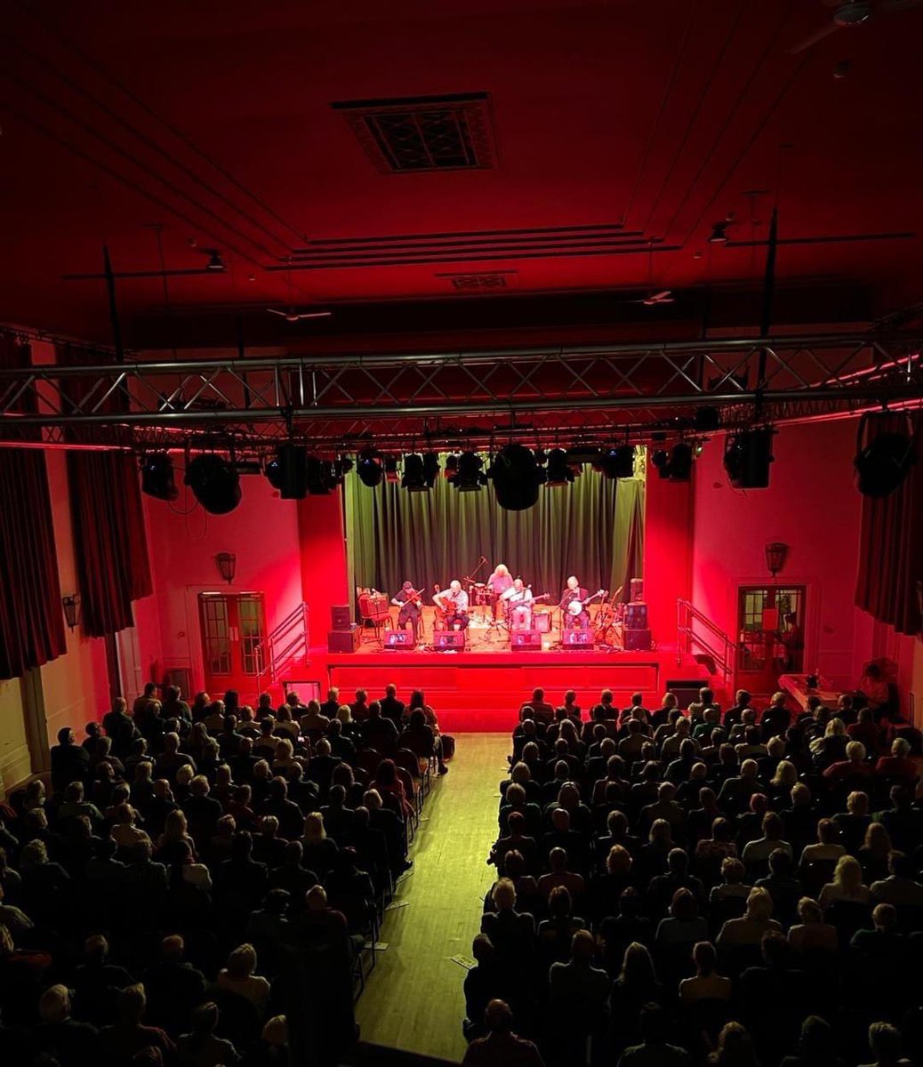 TheMiltonRooms's tweet photo. Amazing night with Fairport Convention. They  loved the Milton Rooms and the capacity crowd loved them too! 👏 https://t.co/JD4w0pxAfj