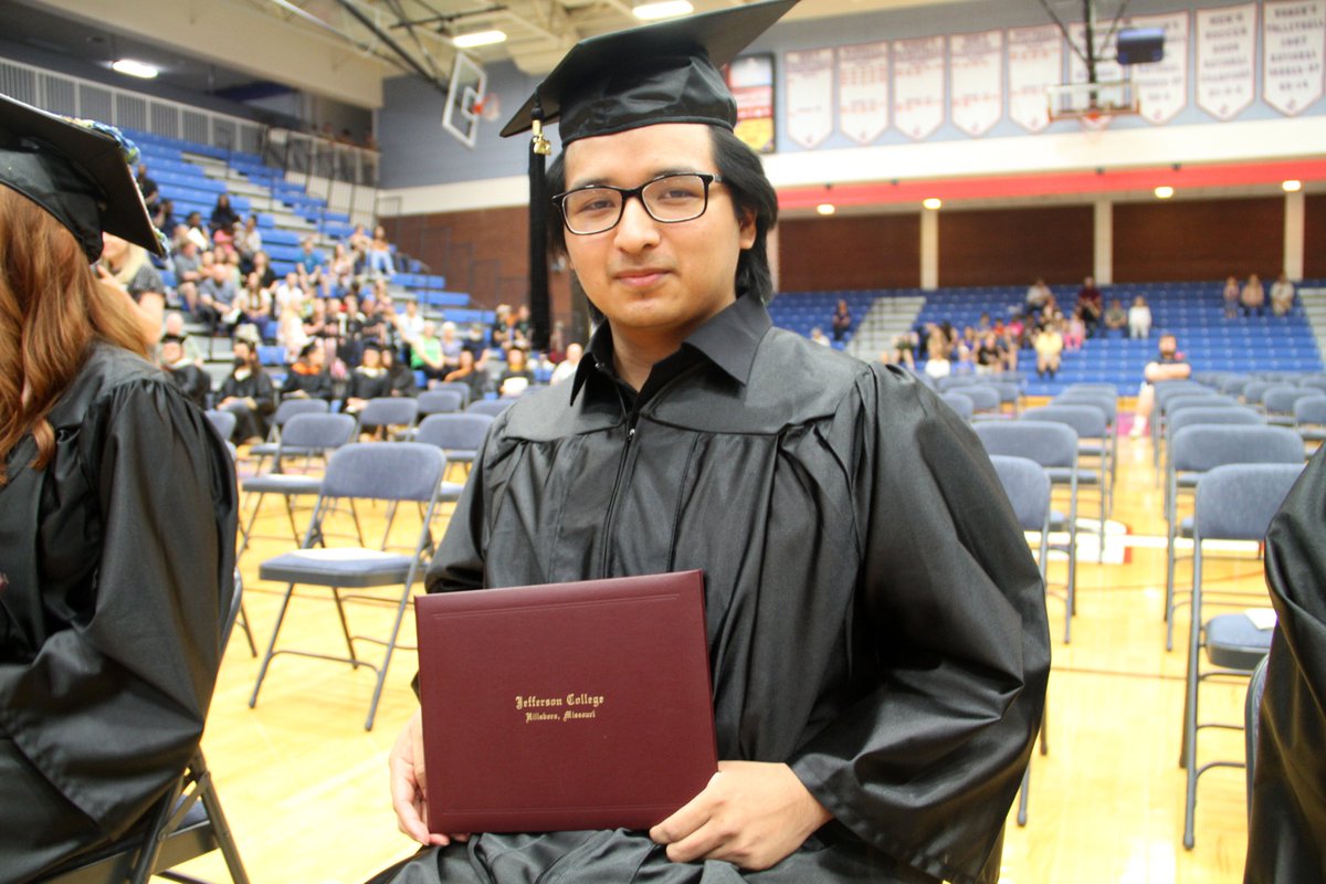 GoJeffco's tweet photo. On to you next #adventure, Vikings!
Here's a sneak peak at some #commencement photos from tonight's ceremony...the rest of the #photos will be posted early next week.
Congratulations, #Classof2022! #JeffcoGrad https://t.co/1JQxIis40K