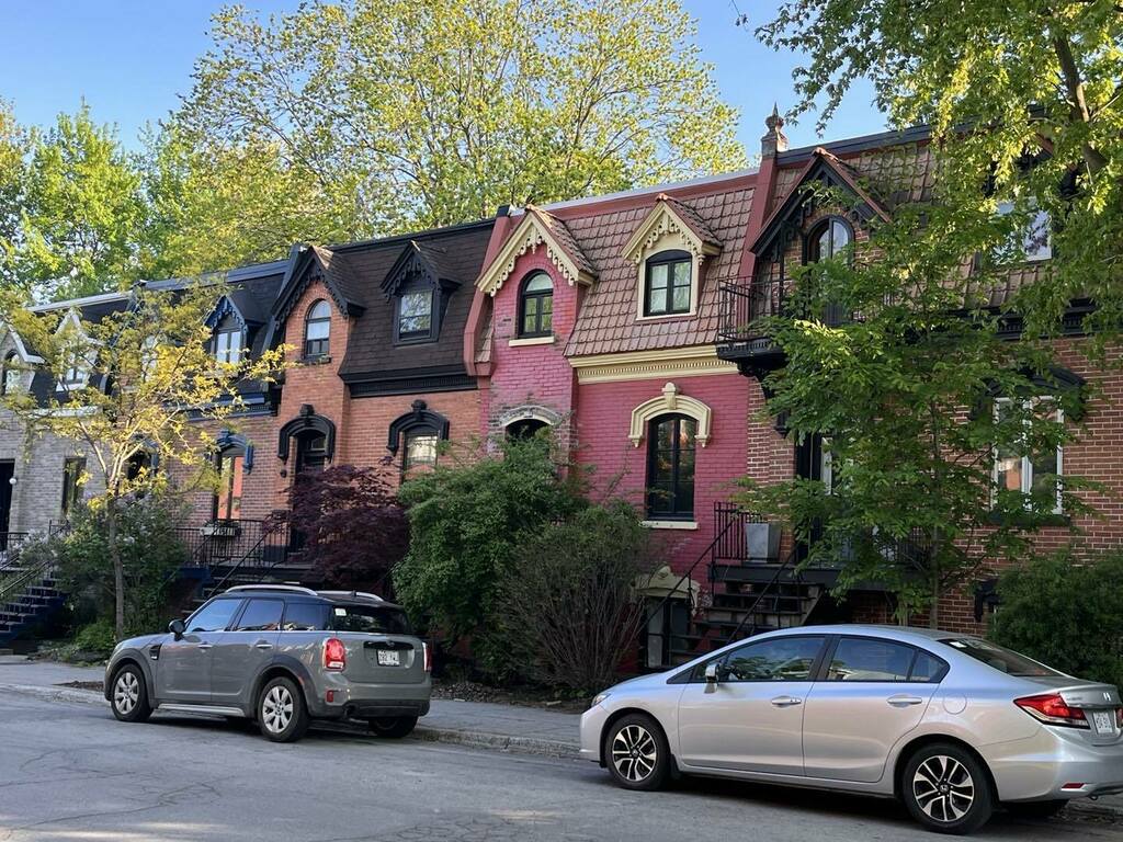 MooresResearch's tweet photo. Strolling in Montréal #SpeingTime Un beau petit coin de Montréal #Printemps https://t.co/fBntNxjBoU https://t.co/Woealtw79r