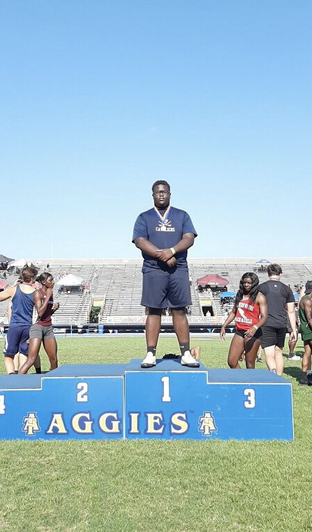 SLHScavs's tweet photo. Congratulations to Damian Judd for bringing home the NCHSAA 3A mens discus STATE CHAMPIONSHIP title!  Way to go Damian!  We are proud of you!  #cavpride #GoCavs https://t.co/8pT1yBwTJY