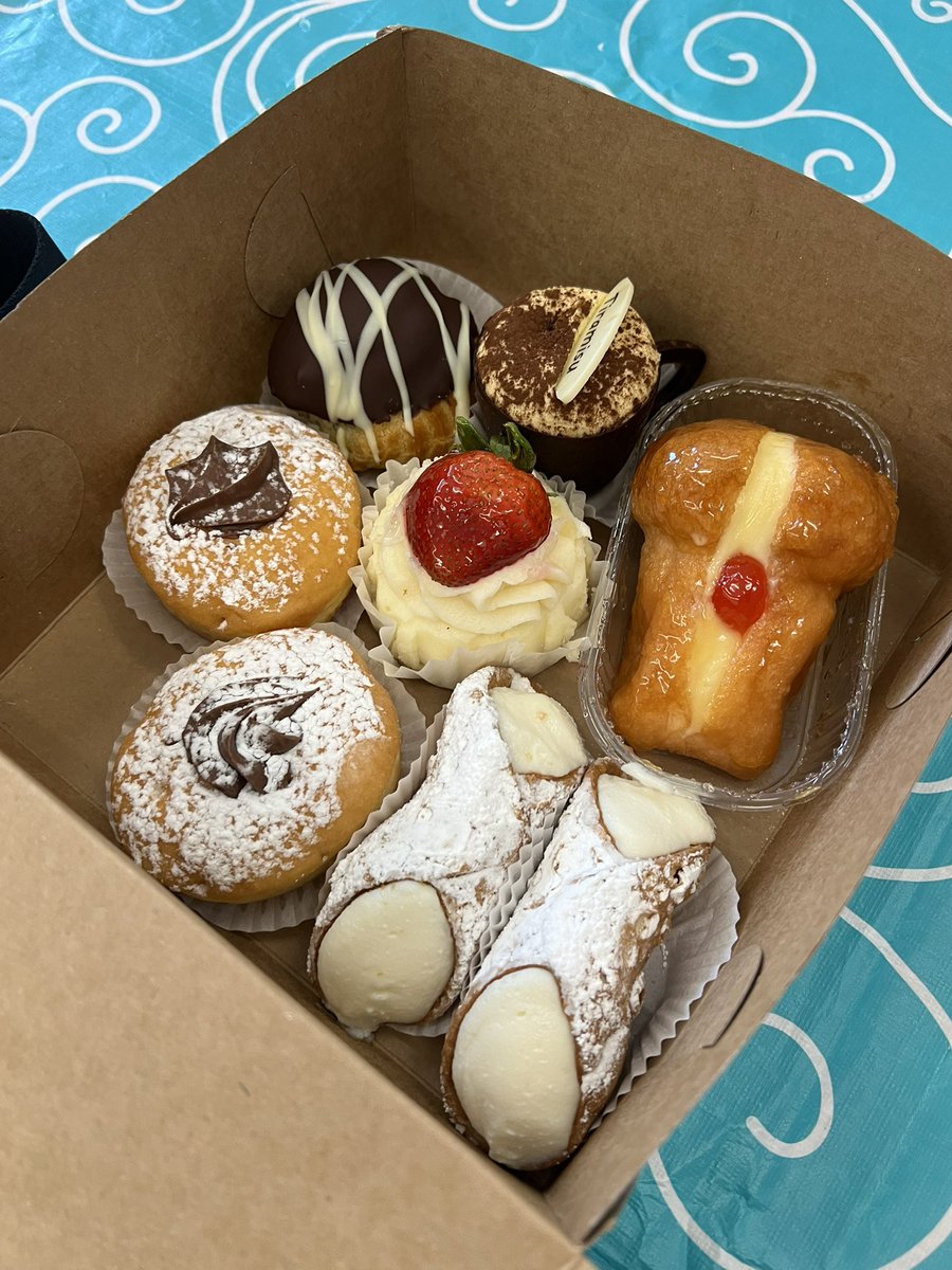 StE_SpecialEd's tweet photo. 🥳 Birthday celebrations today! 💗 Happy Birthday Ms. Farelli 🎉 #rusticbakery https://t.co/ifbmKDIVUC