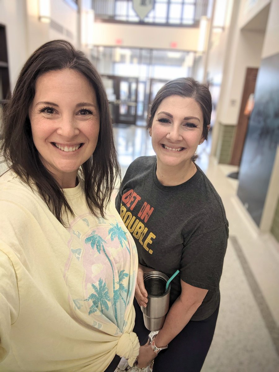 AmStudLions's tweet photo. That's a wrap for 2021-2022!! Saying "so long!" to our #amstuds is always hard but they are our #amstudfam4ever! @mrs_summs 🤍💚💙 https://t.co/3fxDw4XU5P