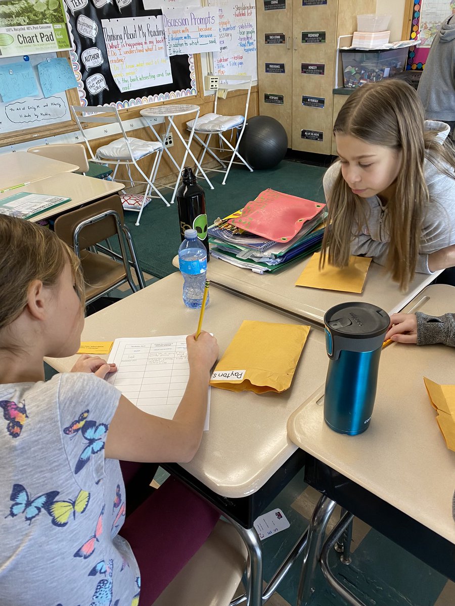 Mrs_Mazurk's tweet photo. Students reviewed past vocabulary words by writing a story that focused on Dash Bot and his visit to Vocabulary Island.  They selected past words at random, incorporated them in their story, and then used #dashbot to bring their story to life! @AldenIntSchool https://t.co/9rC05EZOOR