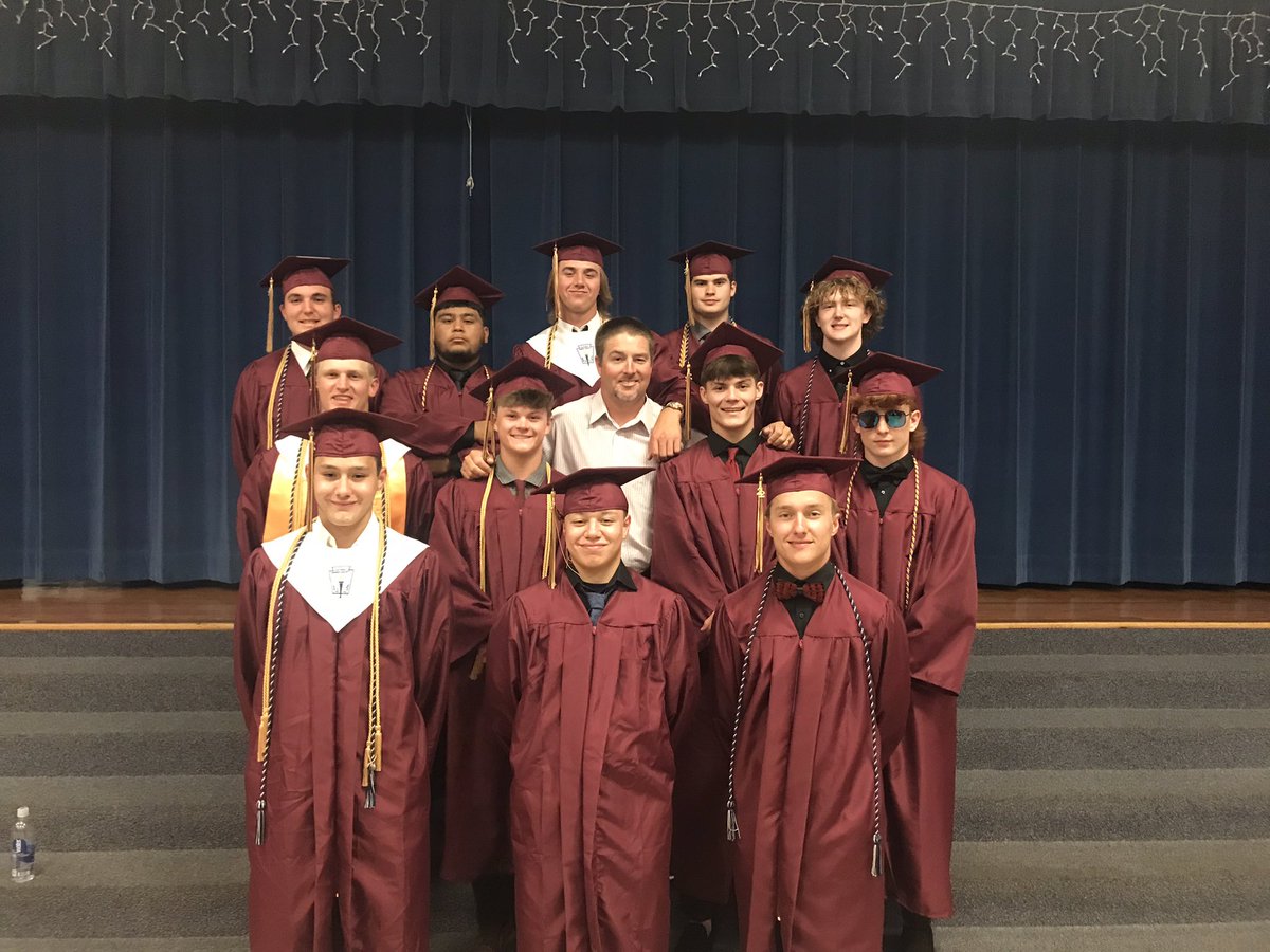 Coach_Fagan30's tweet photo. These 12 guys are winners!!! I will miss them and what they have done for our 🏈 program! I know they will all be successful in life!!! 🥜🥜🥜#graduation2022 #proudcoach #WhatItsReallyAbout https://t.co/OVAgQtlwOU