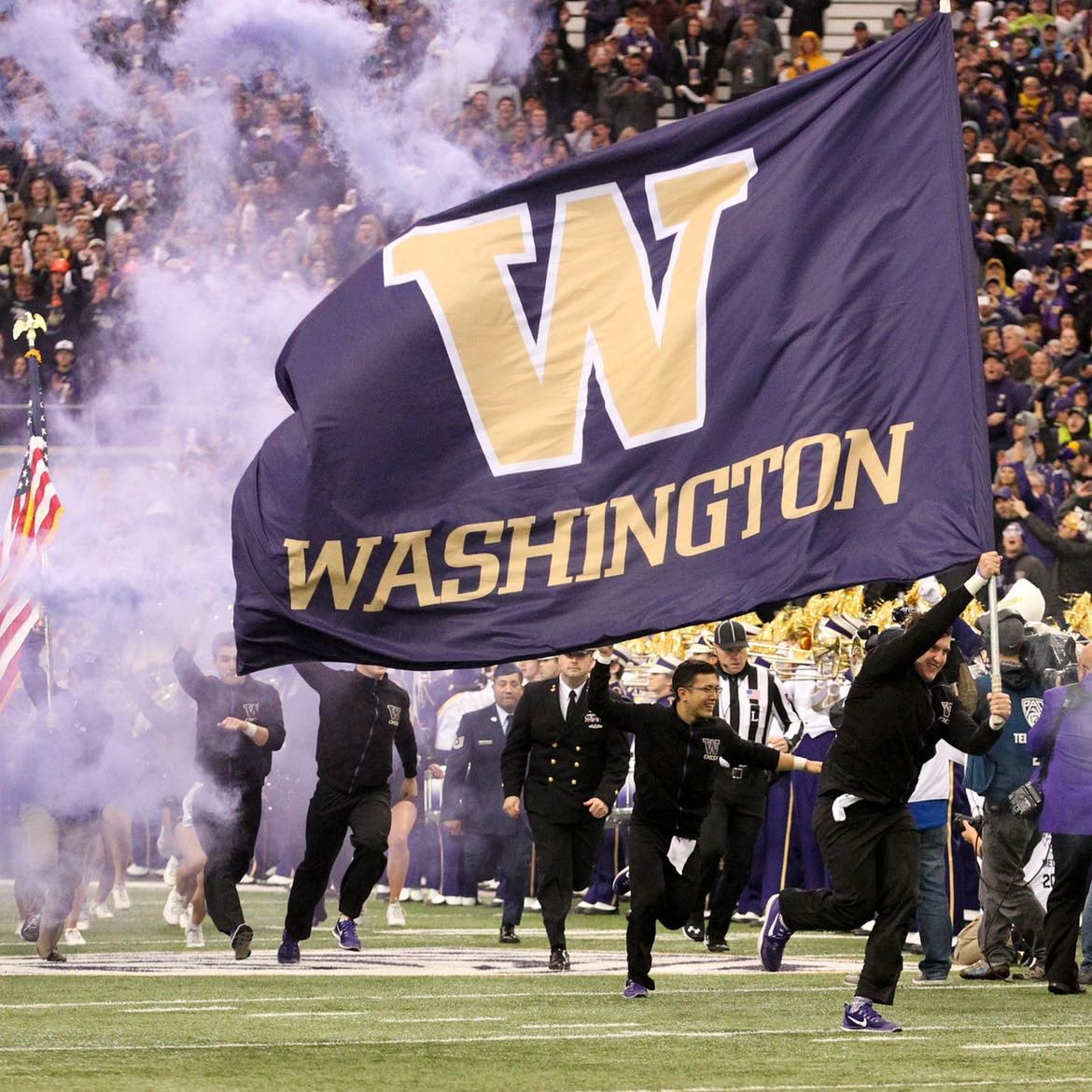 CaminongEj's tweet photo. #agtg After an amazing conversation with @GrubbRyan, I am very thankful and excited to announce i’ve received my first offer from my hometown school, The University of Washington! @ReggieWithersp2 @BrandonHuffman @Trainervelle https://t.co/ofhJAc4Ijm