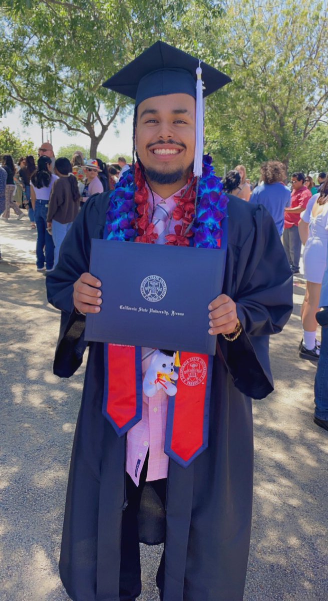 BGriimm's tweet photo. Not the best picture, but i finally did it. 🥳 Got my Bachelors of Arts in English ❤️🥰 https://t.co/pLP0l15OmV