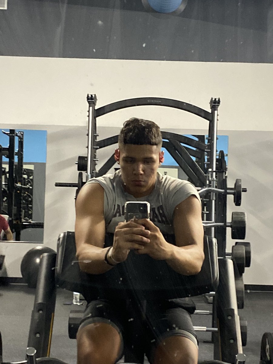 XavierGarcia_49's tweet photo. The Off Season Work Is What Makes The Success Throughout The Season Special!! I Won’t Be Out Worked By Any Individual, That’s A Promise‼️🙏🏽
#OffSznGrind #LiveInTheGym #LiveOnTheField #Athlete https://t.co/gP9MPnTXQ4
