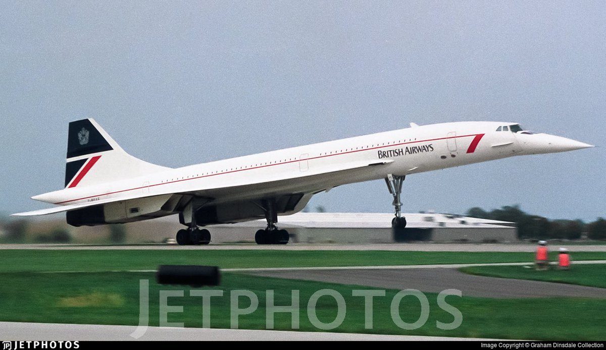 ClassicsPlanes's tweet photo. I’ve seen others post this. Which one wins? The Concorde or the B747? #avgeeks ©- See photos https://t.co/b6PTwBpJm3