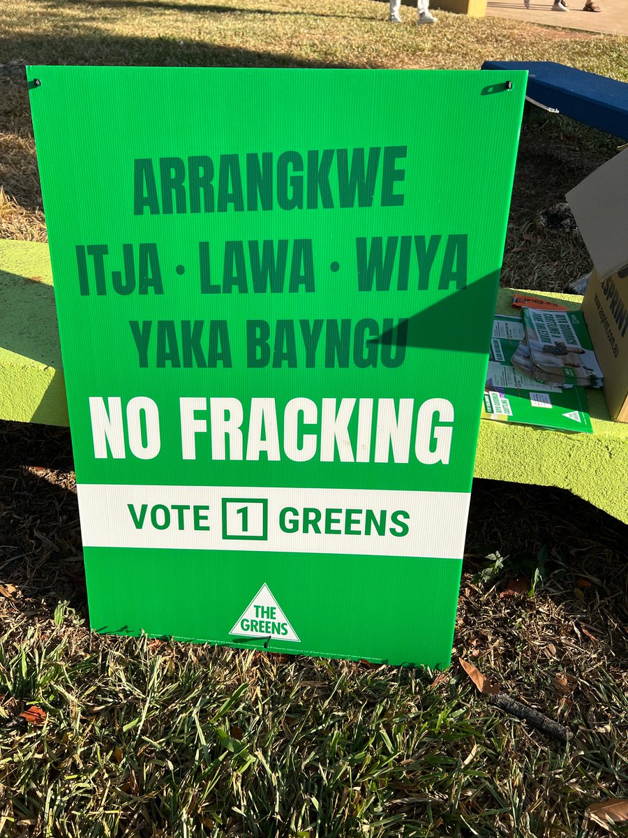 sarascrutton's tweet photo. Democracy sausage for breakfast in @Darwinnt #Solomon Vote #Greens for a rapid shift to renewable energy and #nofracking https://t.co/scPIHDBh0d