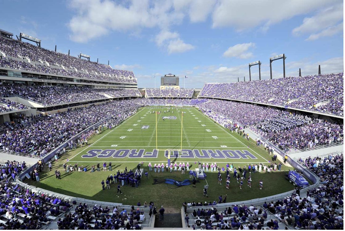 LoganPowell_79's tweet photo. I’m beyond blessed to announce that I have received an offer from TCU! #hornedfrogs #TCU #GOFROGS @TCUFootball @doug_meacham @CoachMohns https://t.co/EKMpc0G3oy