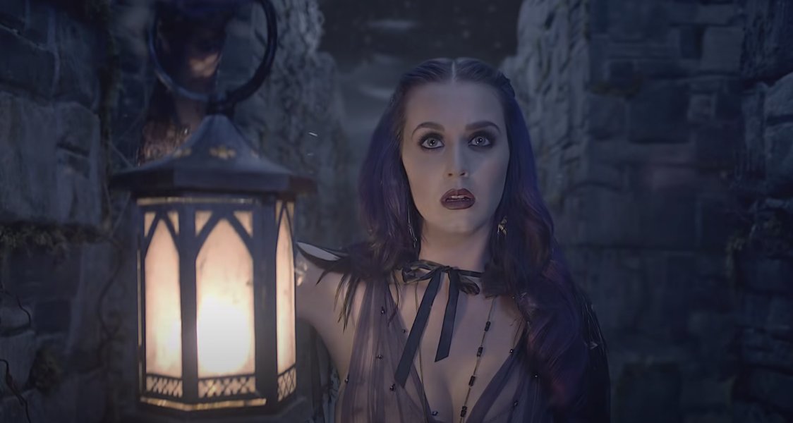 MTV's tweet photo. 🗓 May 22, 2012

✨ @katyperry gifted us with "Wide Awake" https://t.co/VWrTOp5qvc