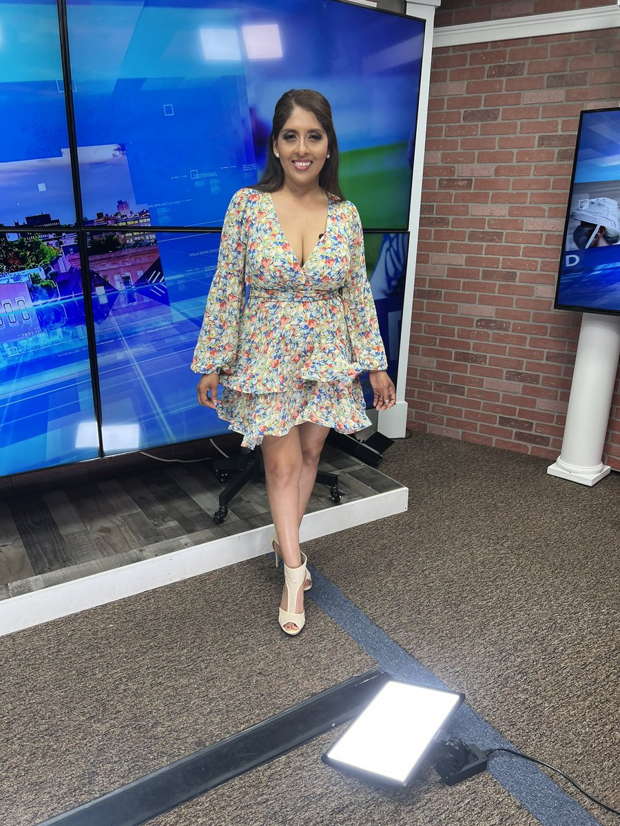 JanethROficial's tweet photo. 💎Siempre mantén esa ilusión de que algo bueno va a pasar en tu vida🙌🏻
Mi hermoso vestido es de https://t.co/vxofZhaFtC online boutique ✨🧡 #moda #moda2022 #modelando #sonriendo #Estrellatvclt https://t.co/I9oQmlBhuw