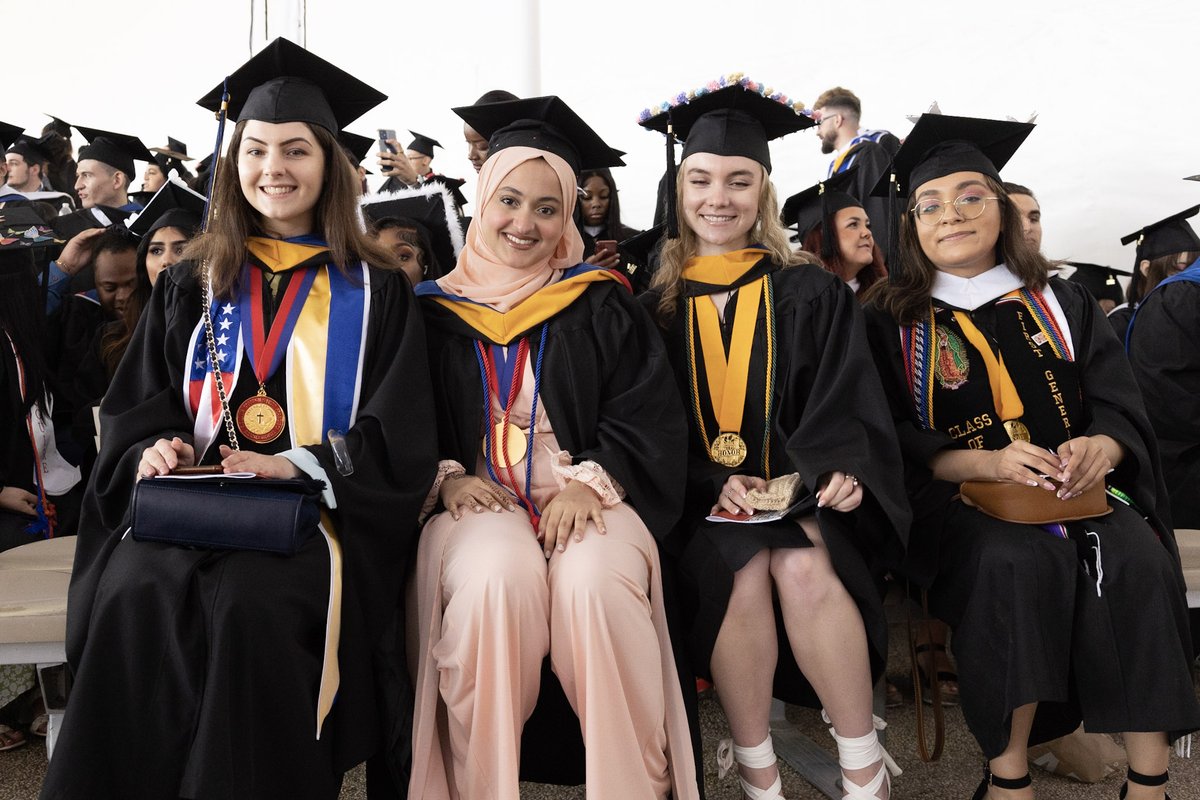 SFCNY's tweet photo. Post-Commencement feels! โค๏ธ๐พ๐๐๐, Congratulations Class of 2022! Some really special moments were had yesterday, and it really does SHINE that hard-work pays offโค๏ธ๐ #SFCGRAD22 #SFCNY #GradOnTheBeach https://t.co/9XH58zdoGX