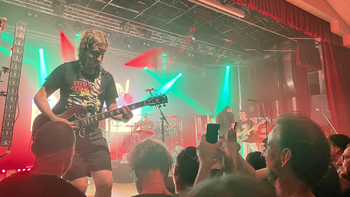 Pyxah2's tweet photo. Ce soir c’était @MACHOsband et @TrueUltraVomit 🦆🤘 https://t.co/QVsZZU1Vtq