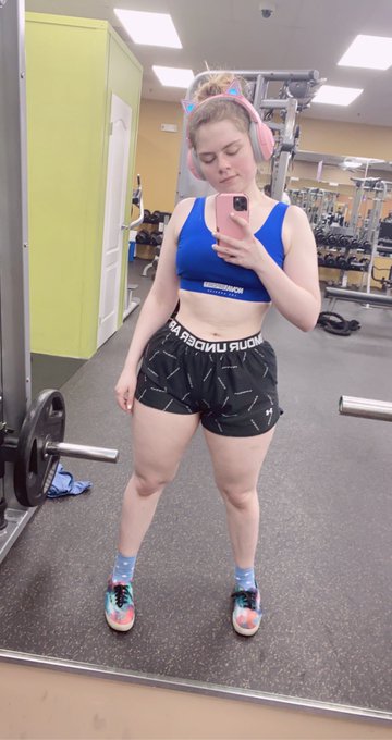 Watch MuscleMommyCosplays (🍑Linnea)'s leaked NSFW photo on TwXstars
