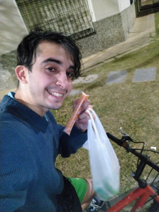 Encontre naranju en un kiosco xD yo re feliz ! (Viernes de fulbo) https://t.co/ZSTdXwHxTq<a href="/tag/argentina"class="tags"><span>#argentina</span></a><a href="/tag/saqueos"class="tags"><span>#saqueos</span></a>