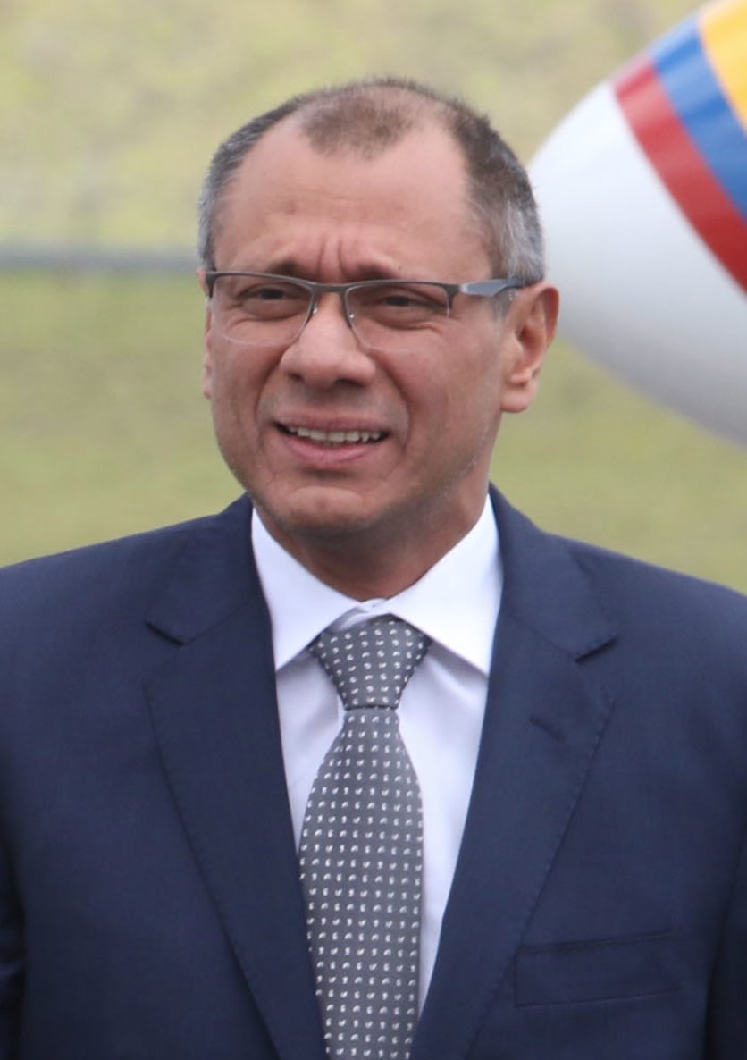 No soy seguidor (ni nunca fui) de <a href="/MashiRafael/">Rafael Correa</a> ni de <a href="/JorgeGlas/">Jorge Glas</a> pero... ¿sentenciados por "influjo psíquico" y por "fuerza de las circunstancias"? Caramba, hay que destilar odio e ignorancia voluntaria para eso, ¿eh? 🤦🏻