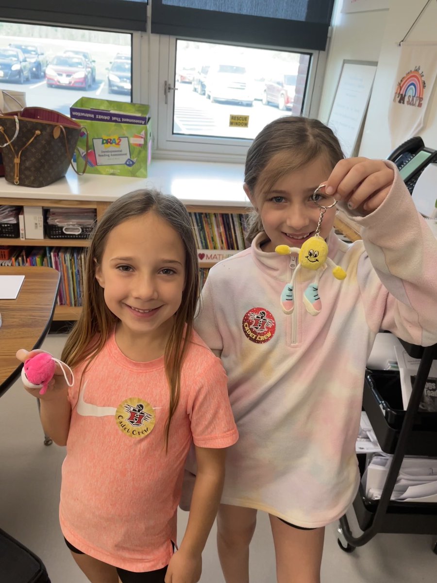 LynnetteMGall's tweet photo. Our two “Caught Ya” kids for this week and last week. So proud of these two who always do the right thing even when no one is watching #onevillage #secondgradecadets https://t.co/QSEcW6vKbF