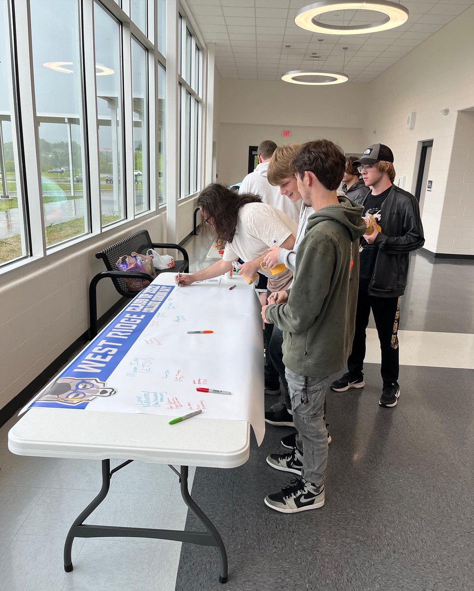 N_CARETN's tweet photo. West Ridge High School had their first ever College Signing Day this year! Congrats to the seniors graduating!! π©βπ π¨βπ π§βπ #tnsigningday https://t.co/UmlNU7fCWX