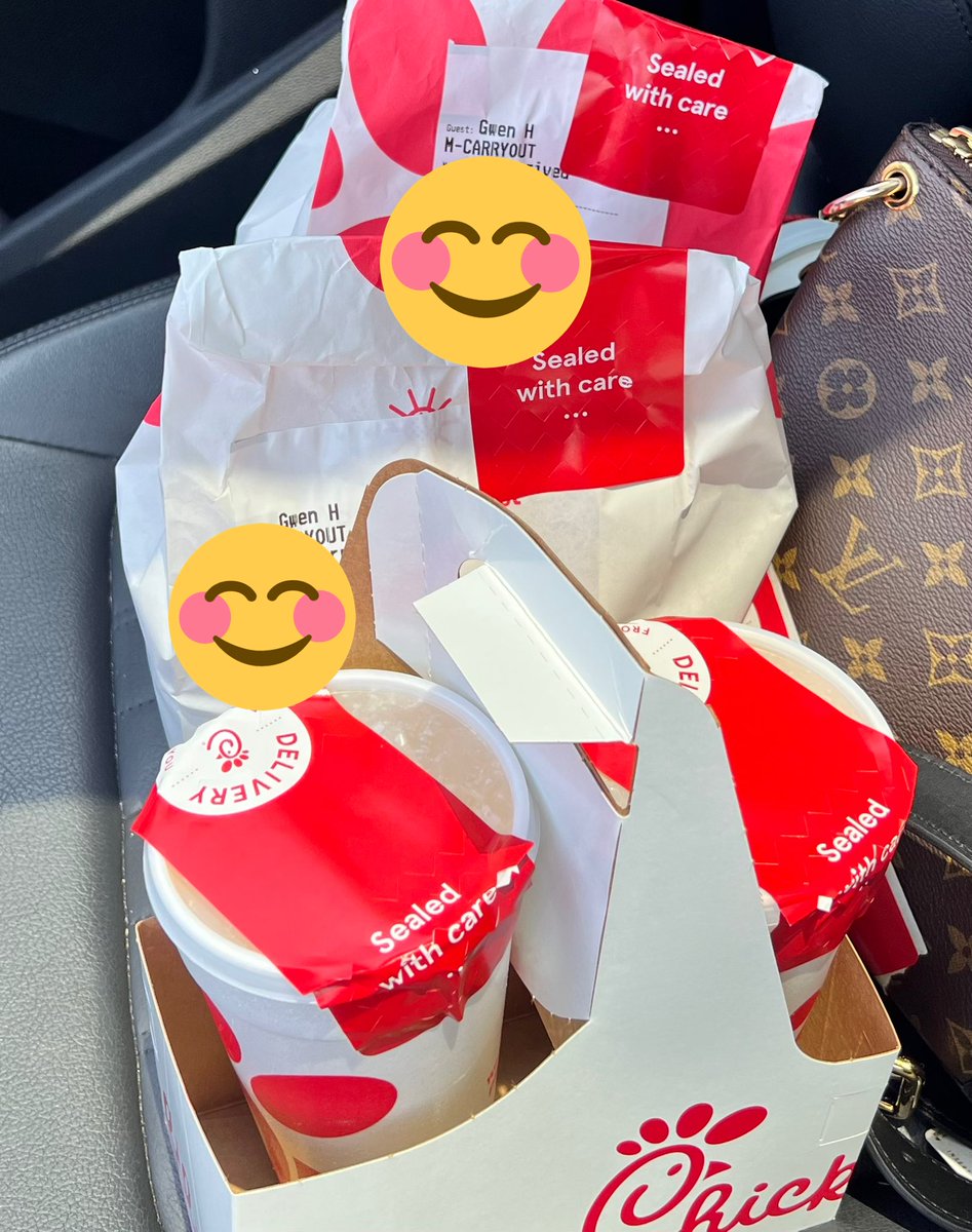 Online Call Back (OCB) (@team_callback) on Twitter photo Here’s one of our awesome TMs Gwen showing appreciation to some of her agents by personally delivering lunch to some who WFH & to some who are in office. <a href="/Gwen1Hend/">GwenWinSquad</a> <a href="/reevedia/">ReeVedia Mitchell</a> <a href="/TheEmployeeJohn/">John Whitehead</a> <a href="/thedoscarver/">Scott Carver</a> #OCBelite #LifeAtATT Here’s one of our awesome TMs Gwen showing appreciation to some of her agents by personally delivering lunch to some who WFH & to some who are in office. <a href="/Gwen1Hend/">GwenWinSquad</a> <a href="/reevedia/">ReeVedia Mitchell</a> <a href="/TheEmployeeJohn/">John Whitehead</a> <a href="/thedoscarver/">Scott Carver</a> #OCBelite #LifeAtATT