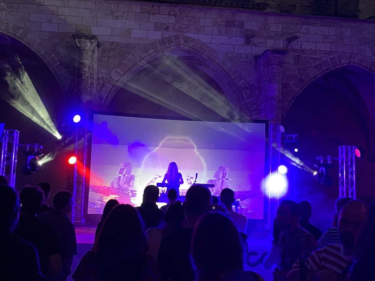 Sonorasmusic's tweet photo. 🤯 La intensidad de #MartaHammond nos ha dejado sin habla
Un viaje de sonidos lisérgicos que difícilmente se puede explicar con palabras 🎆
#SONORASIV @centredelcarme https://t.co/IRNaETgq8h