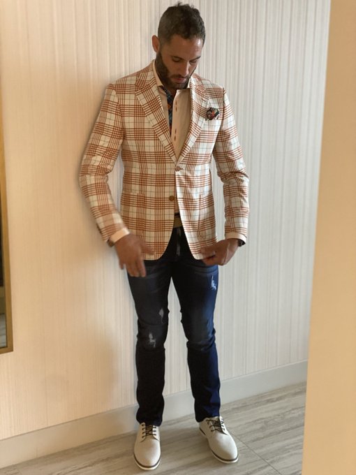 Got some new threads for my trip to Europe 🔥🔥 https://t.co/M9IpErmsD4